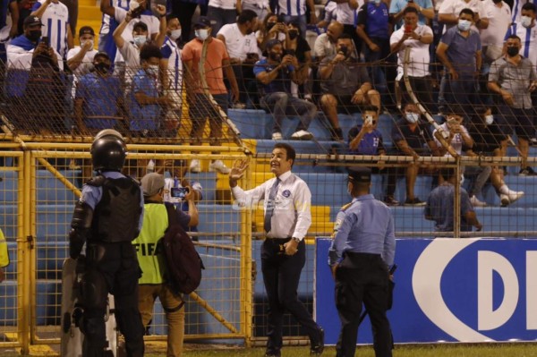 La dolorosa imagen del capitán, el repudio a Fabián Coito y el desorden en las graderías provocado por la derrota