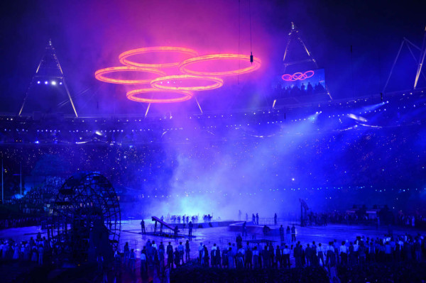 Gran ambiente inauguración de los Juegos Londres 2012.