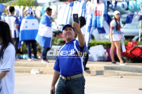 ¡La belleza catracha está presente! El ambientazo que se vive en Houston por el Honduras vs. Qatar