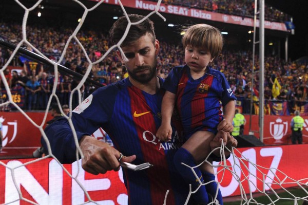 NO SE VIO POR TV: El beso de Antonella a Messi, el hijo de Piqué y la celebración del Barcelona