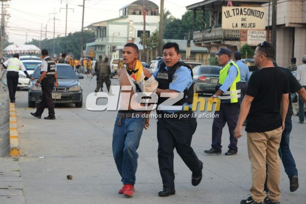 Llantos, algarabía, violencia y heridos; lo que no se vio de las semifinales en Honduras
