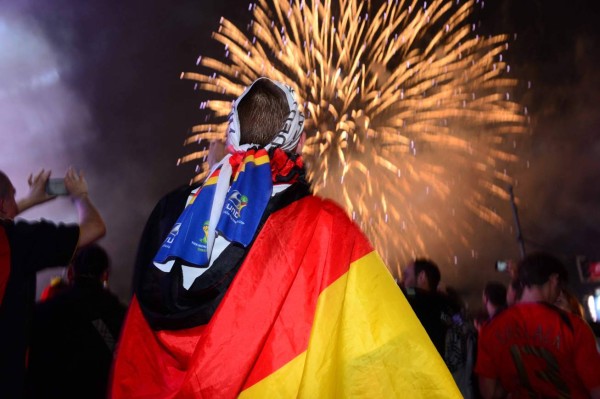 Alemanes celebran campeonato mundial