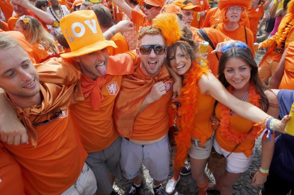 La imágenes del Ambiente de carnaval en Arena Fonte Nova previo al duelo Costa Rica-Holanda