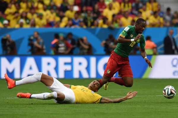 Brasil venció 4-1 a Camerún y amarra primer lugar