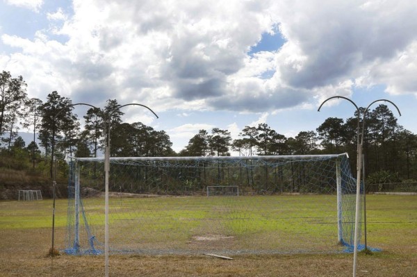 Fenafuth remodela Proyecto Gol en Siguatepeque el cual tendrá dos canchas