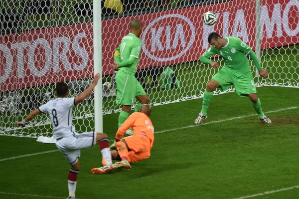 Alemania derrotó 2-1 a Argelia y ser rival de Francia