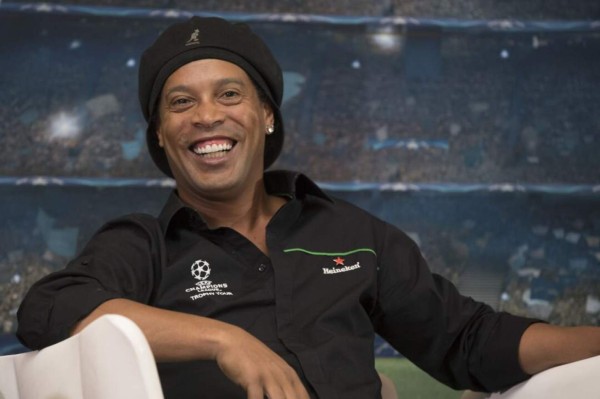 Mujeres, fiestas y problemas con la fiscalía: Ronaldinho y sus escándalos más sonados