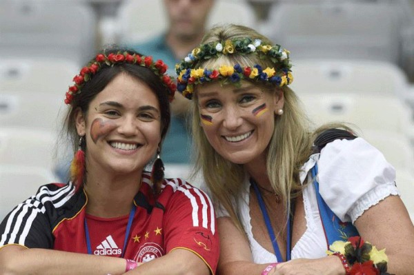 La fiesta en las tribunas en la semifinal Brasil vs Alemania