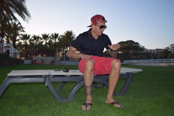 Las fotos inéditas de la vida de Arnold Peralta