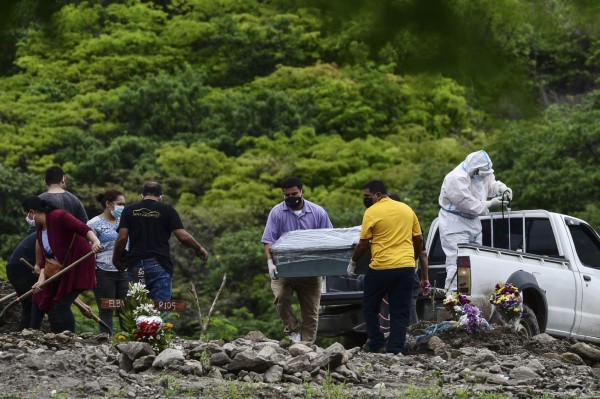 Más de 300 muertos: Las dramáticas fotos que ha dejado el coronavirus en Honduras