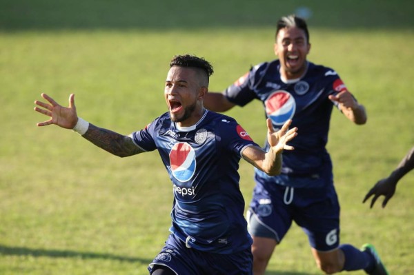 A dos años de su muerte: Las mejores fotos de Santiago Vergara con Motagua