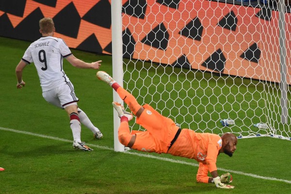 Alemania derrotó 2-1 a Argelia y ser rival de Francia