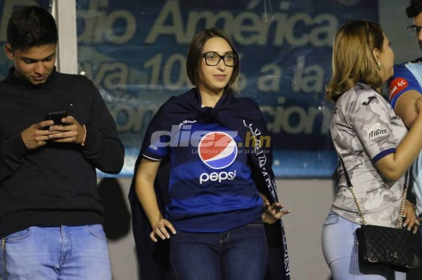 EN FOTOS: Motagüenses abarrotan el Nacional en un espectacular ambiente&nbsp;&nbsp;