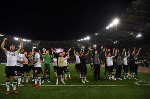 Lo que no se vio en TV: Eufórica celebración de Liverpool y Salah consuela a sus excompañeros