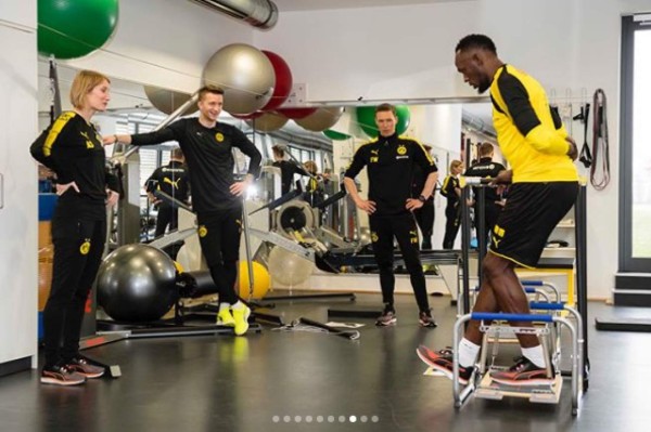 ¡DE LUJO! Usain Bolt se integra a los entrenamientos del Borussia Dortmud