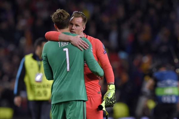 La celebración del Barcelona y los rostros de amargura del PSG