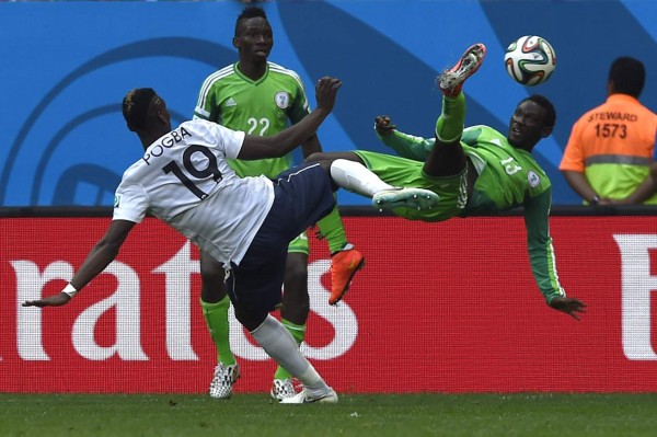 Francia calificó a cuartos de final tras derrotar por 2-0 a Nigeria