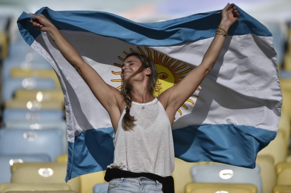 NO SE VIO EN TV: La reverencia a Messi, el sufrimiento argentino y el show de Mateo, el hijo de la 'Pulga'