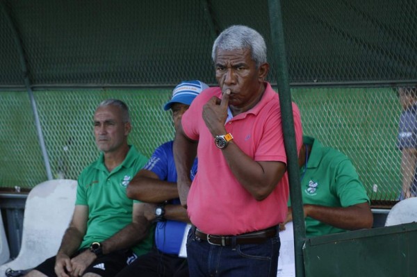 Los grandes entrenadores de Honduras que actualmente no están dirigiendo