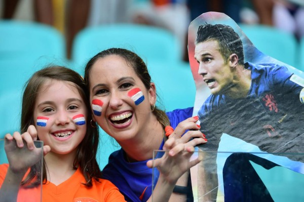 La imágenes del Ambiente de carnaval en Arena Fonte Nova previo al duelo Costa Rica-Holanda