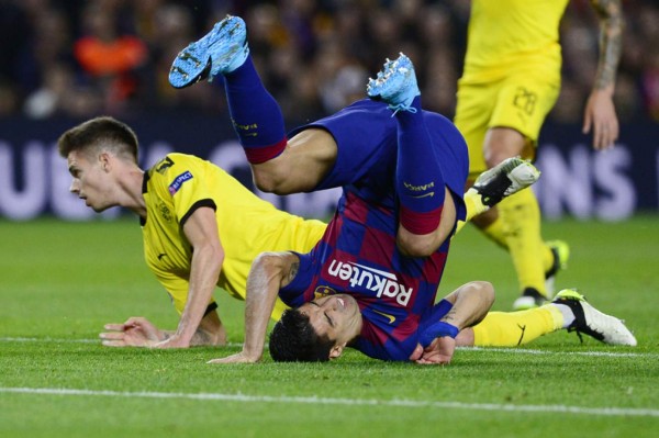 Fotos: El llanto de Dembélé, pelotazo al árbitro de Suárez y Messi fingiendo falta penal