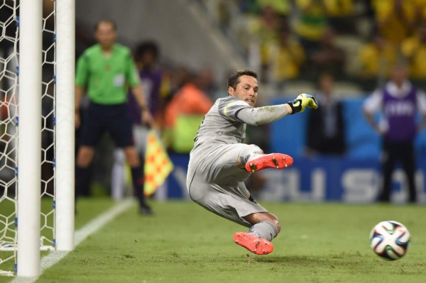 Brasil avanza a semifinales pidiendo la hora ante Colombia