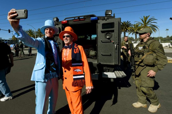 Gran ambiente en el Levi's Stadium previo al Super Bowl 50