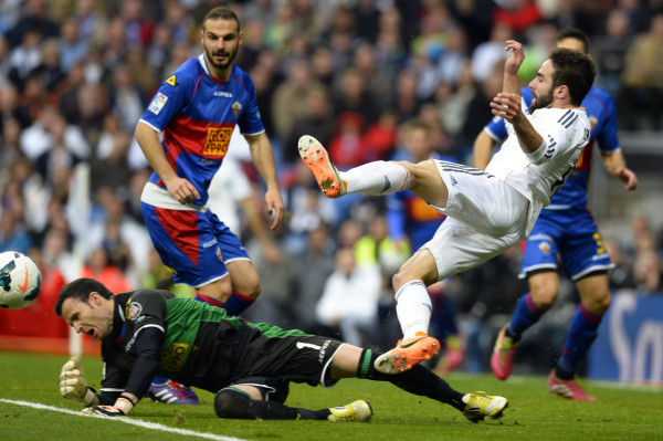 Real Madrid , sin Cristiano Ronaldo, venció 3-0 al Elche