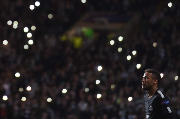 No se vio en TV: La reacción de Buffon con Messi al final y la triste salida de Najar en el Allianz