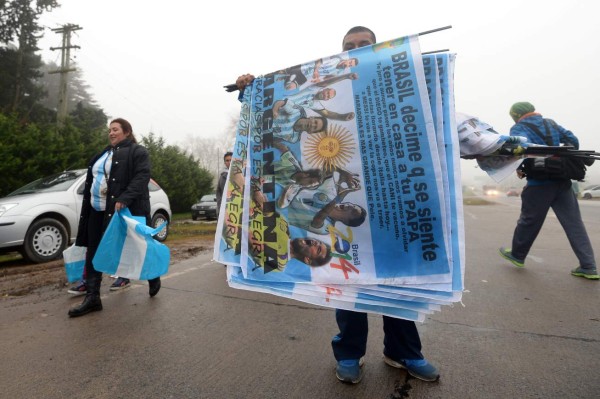 Argentina es recibida por miles de aficionados en Buenos Aires