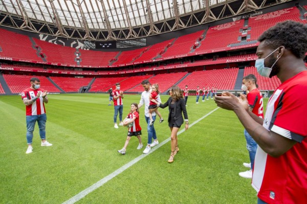 Sin abrazos y sin hinchas: Así se despide una leyenda del Athletic en tiempos del coronavirus