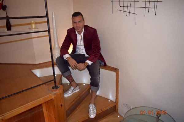 Las fotos inéditas de la vida de Arnold Peralta