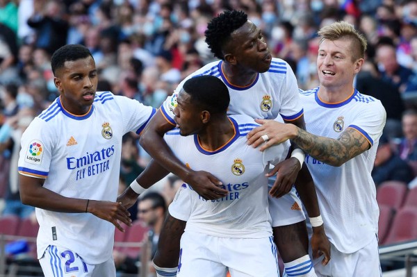 ¡Golpe de autoridad! Real Madrid derrota al Barcelona en Clásico y hunde a Koeman en la Liga Española