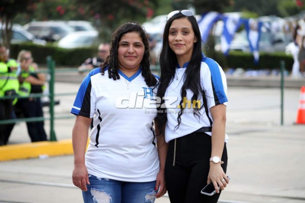 ¡La belleza catracha está presente! El ambientazo que se vive en Houston por el Honduras vs. Qatar