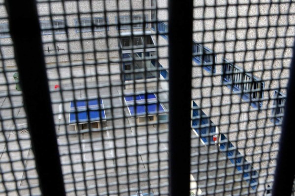 Alfredo Hawit está en una celda de 12 metros cuadrados en Suiza