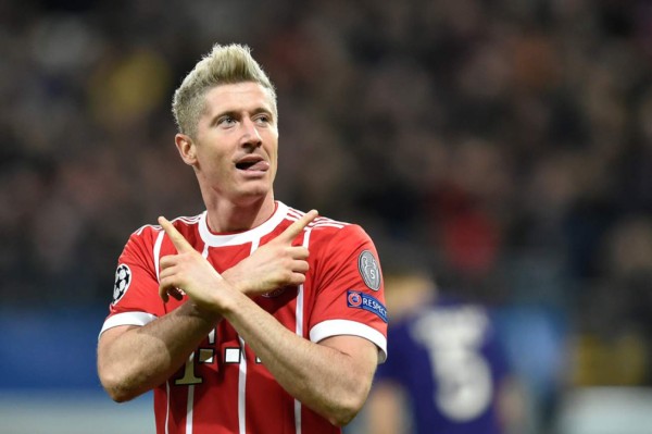 NO VISTE EN TV: ¿Qué se dijeron Dybala y Messi? Buffon terminó en calzoncillo