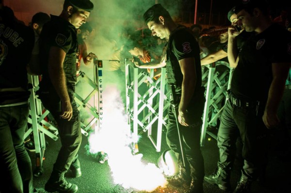 Así se recibe a un crack: Espectacular acogida a Falcao, nuevo jugador del Galatasaray