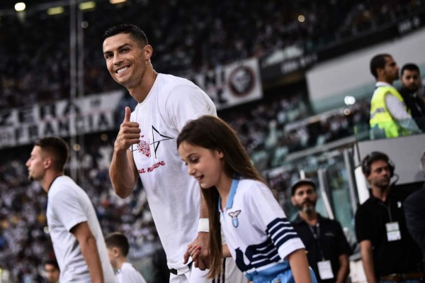 Así recibieron a Cristiano Ronaldo en su primer juego con la Juventus en el Allianz Stadium