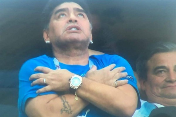 Las fotos de Maradona totalmente descontrolado en el Argentina-Nigeria