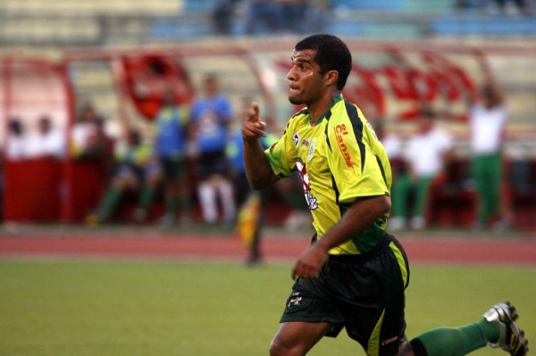 Jugadores que han llegado a Honduras con porte de figuras