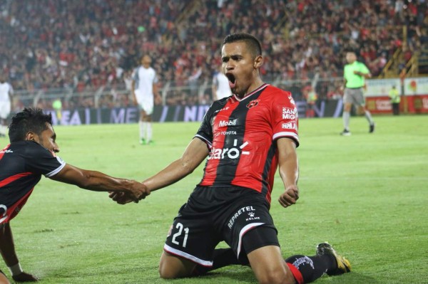 Fichajes Centroamérica: Barrida en Alajuelense, otro hondureño a Costa Rica y Guastatoya con primera alta