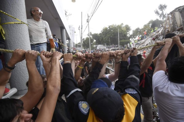 Las 15 fotos que reflejan la tragedia que dejó el fuerte terremoto en México