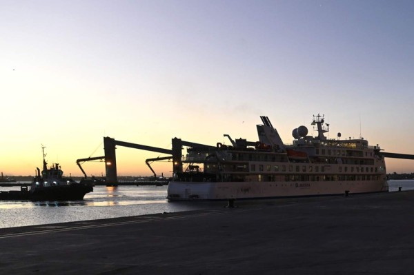 Greg Mortimer, el crucero que atracó en Montevideo con más de 100 casos de coronavirus