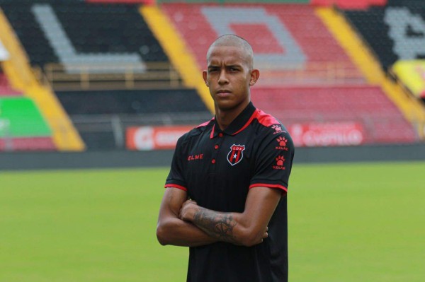 Fichajes Centroamérica: Tres guatemaltecos a Europa, el futuro de Bryan Ruiz y Saprissa suma más bajas