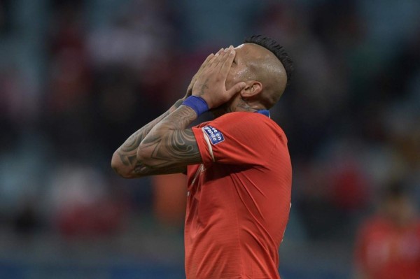 NO VISTE EN TV: Fiesta inca en Brasil; el dolor de Vidal y su novia impacta en el Chile-Perú