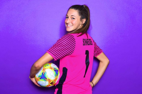 Sydney Schneider, la portera de la Selección Femenina de Jamaica