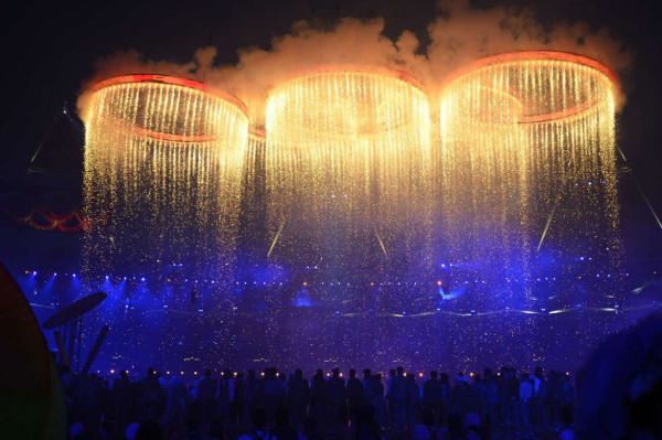 Gran ambiente inauguración de los Juegos Londres 2012.