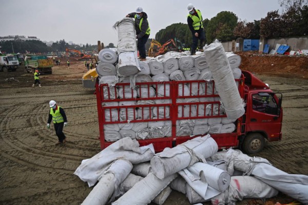 Así marcha la construcción del hospital exprés en Wuhan para frenar el coronavirus