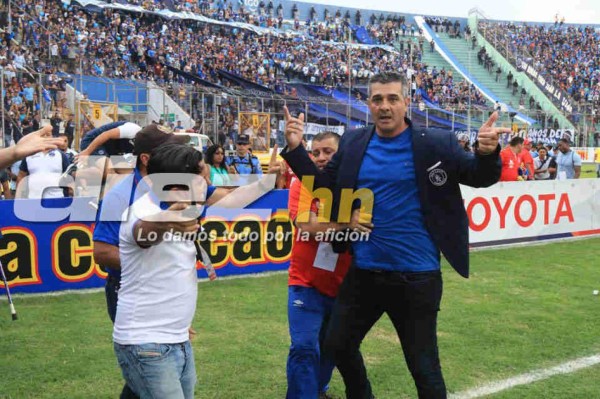 FOTOS: Golpes entre Diego Vázquez y Osman Madrid en el zafarrancho de la Gran Final entre Olimpia y Motagua