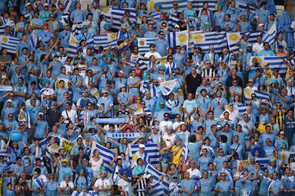 El color de aficionados de Costa Rica y Uruguay